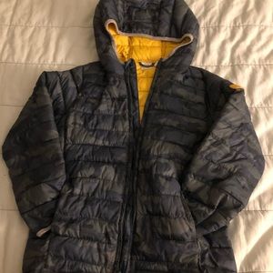 Boy lightweight puffer green camo jacket